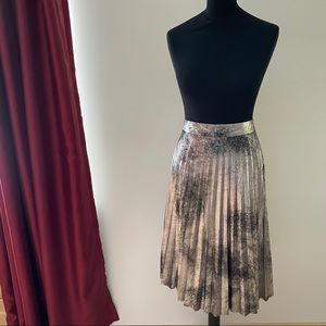 Halogen Metallic Pleated Skirt